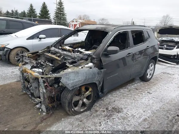 3C4NJDBBXKT807057 2019 JEEP COMPASS - Image 2