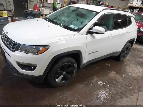 3C4NJDBBXKT813490 2019 JEEP COMPASS - Image 2