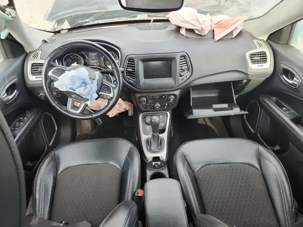 3C4NJDBBXKT847705 2019 JEEP COMPASS - Image 8