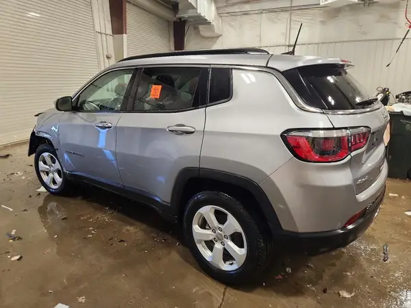 3C4NJDBBXLT120484 2020 JEEP COMPASS - Image 2