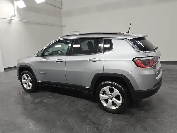 3C4NJDBBXLT219404 2020 JEEP COMPASS - Image 2