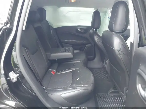 3C4NJDBBXMT575577 2021 JEEP COMPASS - Image 8