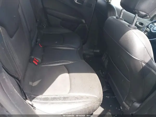 3C4NJDBBXMT595716 2021 JEEP COMPASS - Image 8