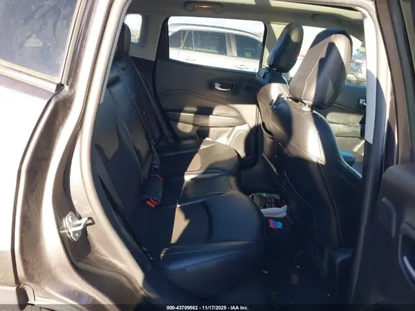 3C4NJDBBXMT603457 2021 JEEP COMPASS - Image 8