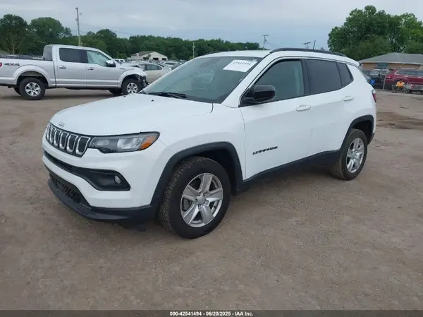 3C4NJDBBXNT110864 2022 JEEP COMPASS - Image 2