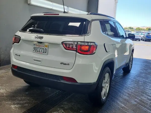 3C4NJDBBXNT193227 2022 JEEP COMPASS - Image 2