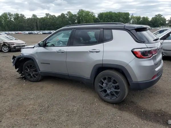 3C4NJDBBXNT194569 2022 JEEP COMPASS - Image 2