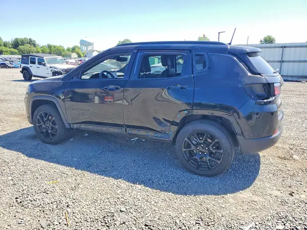 3C4NJDBBXNT226226 2022 JEEP COMPASS - Image 2