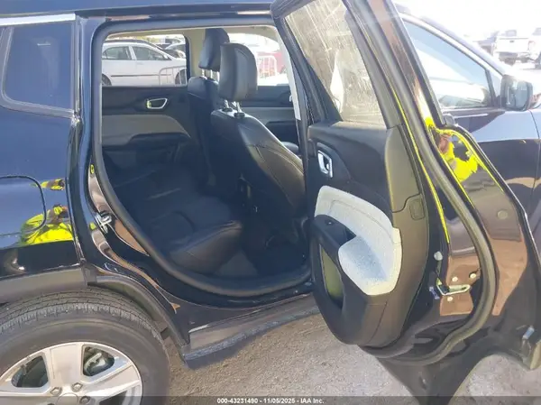 3C4NJDBBXNT231443 2022 JEEP COMPASS - Image 8