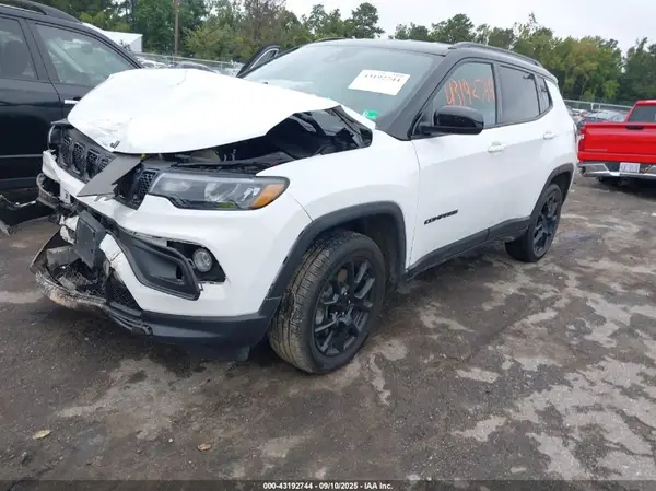 3C4NJDBN0PT500580 2023 JEEP COMPASS - Image 2