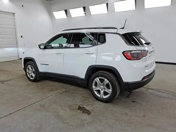 3C4NJDBN0PT522868 2023 JEEP COMPASS - Image 2