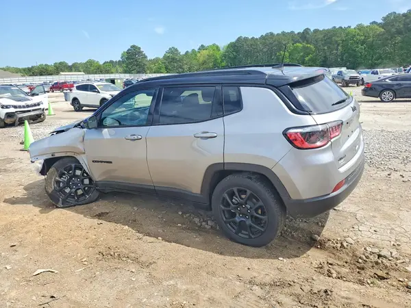 3C4NJDBN0PT555515 2023 JEEP COMPASS - Image 2