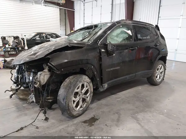 3C4NJDBN0RT124305 2024 JEEP COMPASS - Image 2