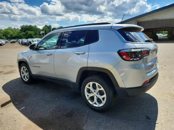 3C4NJDBN0RT124501 2024 JEEP COMPASS - Image 2