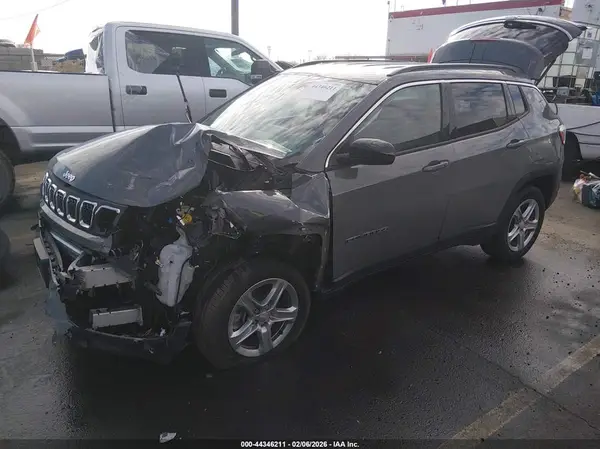3C4NJDBN0RT607583 2024 JEEP COMPASS - Image 2