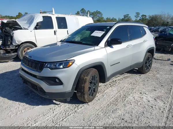 3C4NJDBN0ST558228 2025 JEEP COMPASS - Image 2