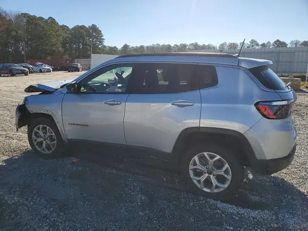 3C4NJDBN0ST562022 2025 JEEP COMPASS - Image 2