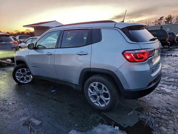 3C4NJDBN0ST575675 2025 JEEP COMPASS - Image 2