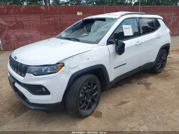 3C4NJDBN0ST586904 2025 JEEP COMPASS - Image 2