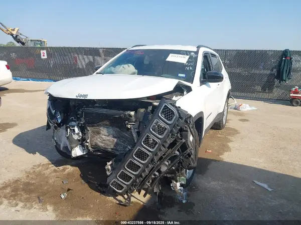 3C4NJDBN1PT509272 2023 JEEP COMPASS - Image 2