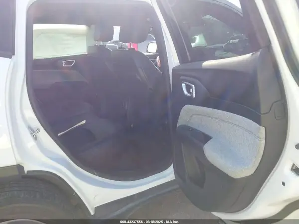 3C4NJDBN1PT509272 2023 JEEP COMPASS - Image 8
