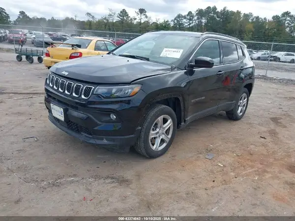 3C4NJDBN1PT520479 2023 JEEP COMPASS - Image 2