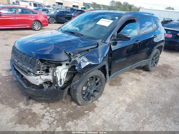 3C4NJDBN1PT547696 2023 JEEP COMPASS - Image 2