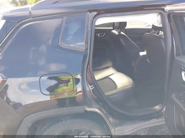 3C4NJDBN1PT547696 2023 JEEP COMPASS - Image 8