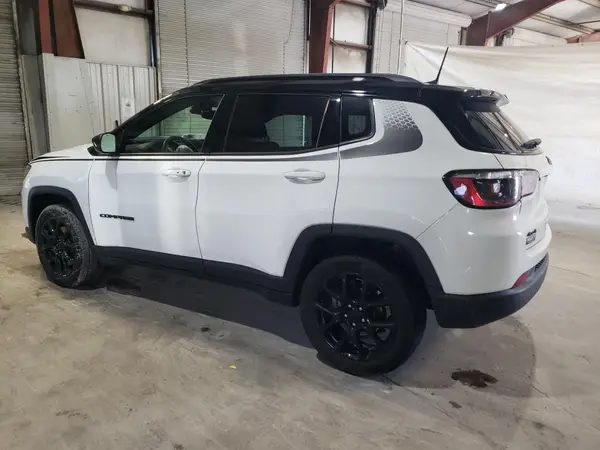 3C4NJDBN1PT557631 2023 JEEP COMPASS - Image 2