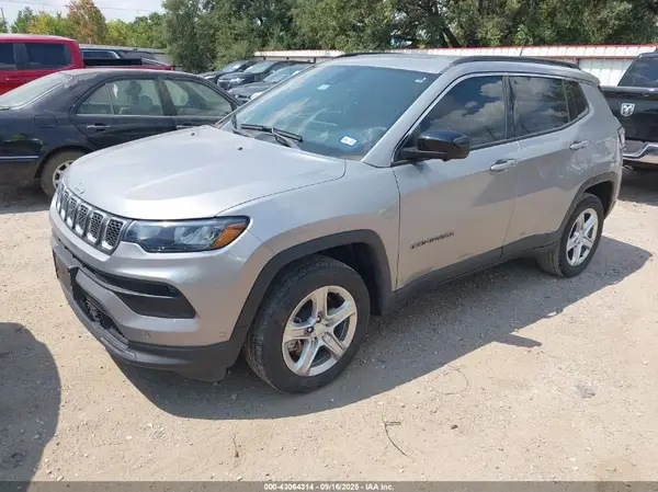 3C4NJDBN1PT557774 2023 JEEP COMPASS - Image 2