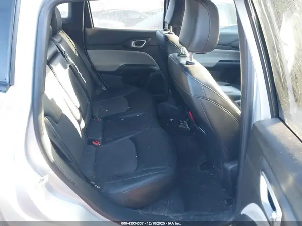 3C4NJDBN1RT109912 2024 JEEP COMPASS - Image 8