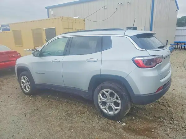 3C4NJDBN1RT113684 2024 JEEP COMPASS - Image 2