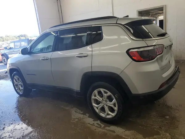 3C4NJDBN1RT113698 2024 JEEP COMPASS - Image 2
