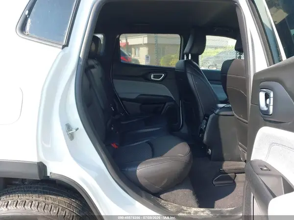 3C4NJDBN1RT117038 2024 JEEP COMPASS - Image 8