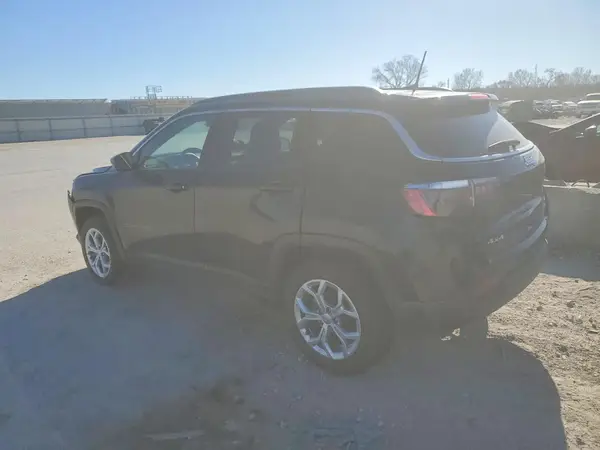 3C4NJDBN1RT117170 2024 JEEP COMPASS - Image 2
