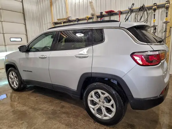 3C4NJDBN1RT118609 2024 JEEP COMPASS - Image 2
