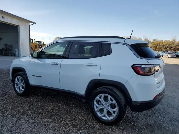3C4NJDBN1RT124359 2024 JEEP COMPASS - Image 2