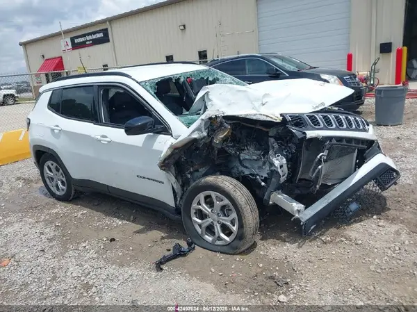 3C4NJDBN1RT132767 2024 JEEP COMPASS - Image 1