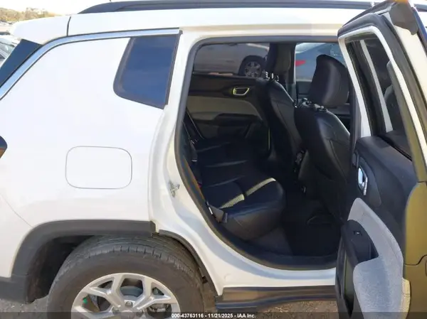 3C4NJDBN1RT158463 2024 JEEP COMPASS - Image 8