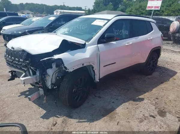 3C4NJDBN1ST562384 2025 JEEP COMPASS - Image 2