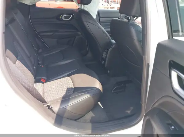3C4NJDBN1ST562384 2025 JEEP COMPASS - Image 8