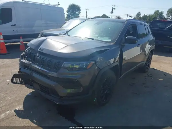 3C4NJDBN2PT512441 2023 JEEP COMPASS - Image 2