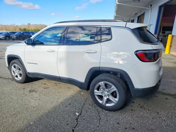 3C4NJDBN2PT526257 2023 JEEP COMPASS - Image 2