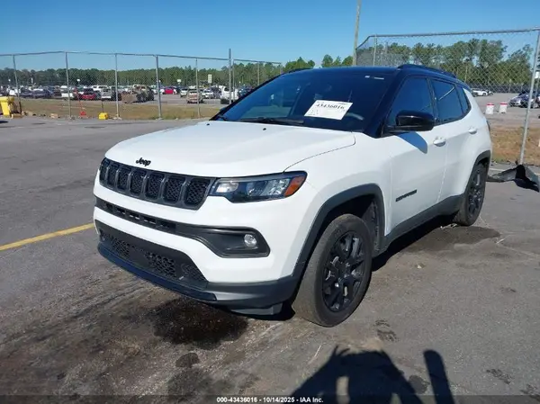 3C4NJDBN2PT536285 2023 JEEP COMPASS - Image 2