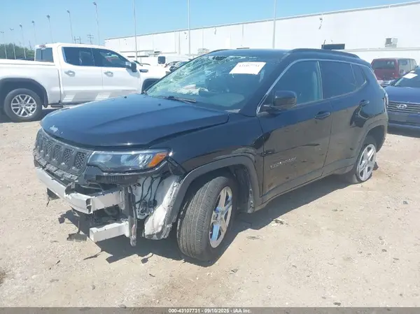 3C4NJDBN2PT555466 2023 JEEP COMPASS - Image 2