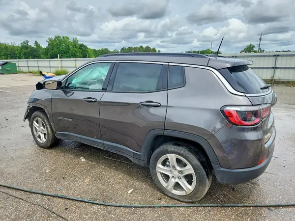 3C4NJDBN2PT560389 2023 JEEP COMPASS - Image 2