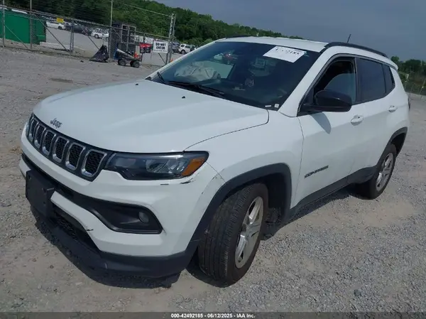 3C4NJDBN2PT566984 2023 JEEP COMPASS - Image 2