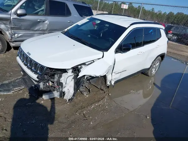 3C4NJDBN2RT112575 2024 JEEP COMPASS - Image 2