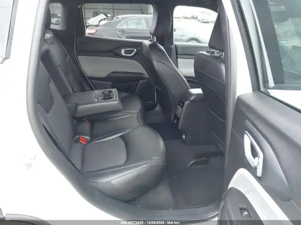 3C4NJDBN2RT117341 2024 JEEP COMPASS - Image 8