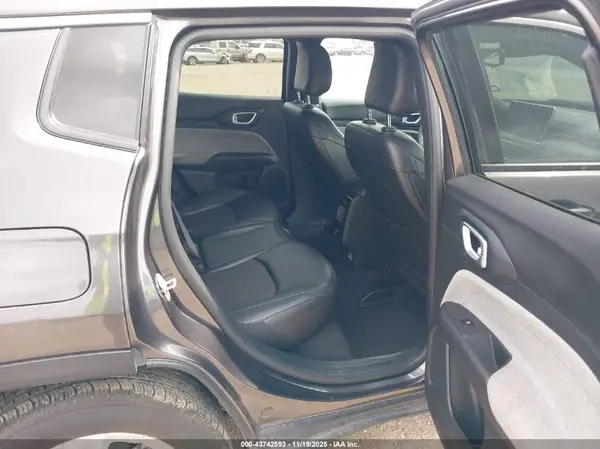 3C4NJDBN2RT604653 2024 JEEP COMPASS - Image 8